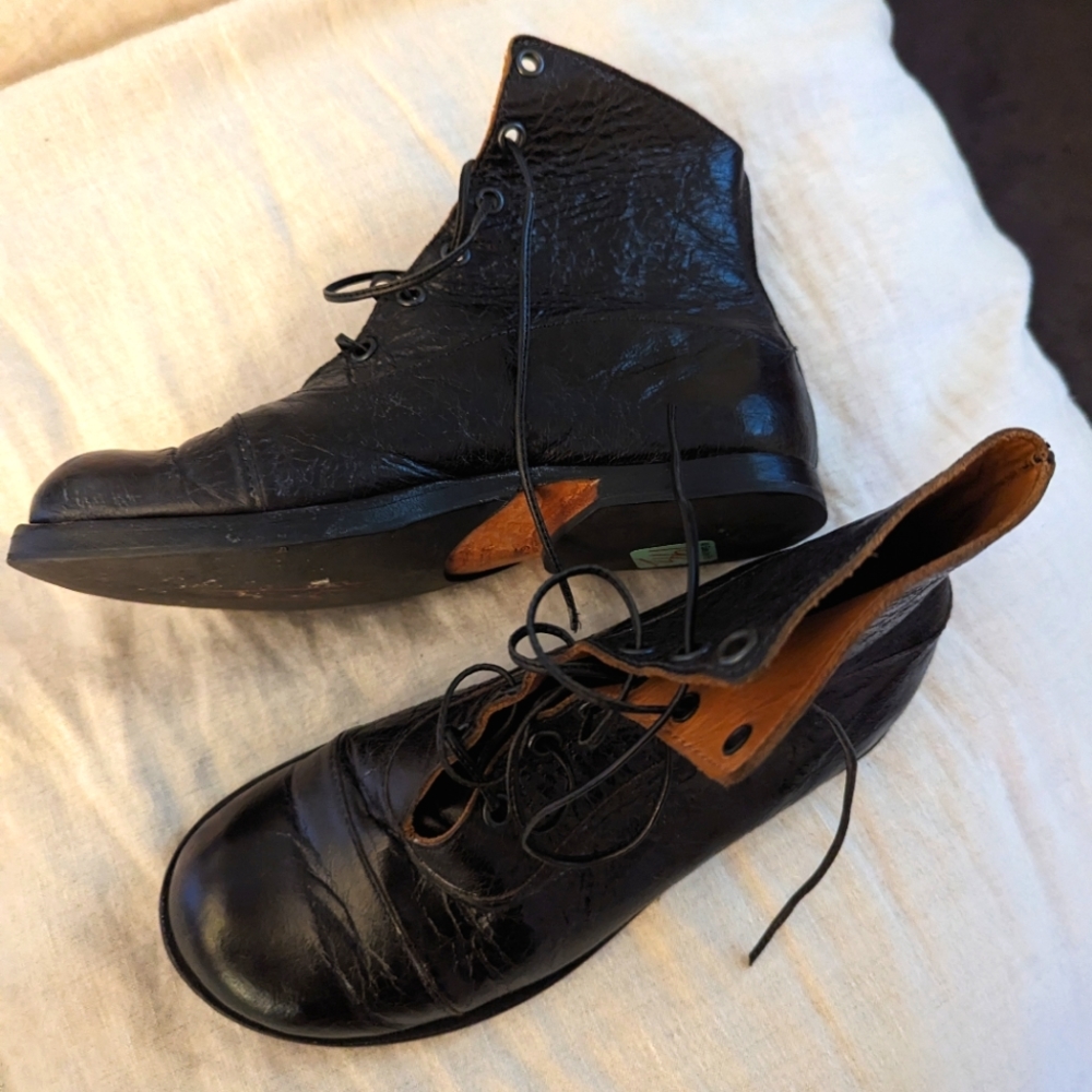 CYDWOQ Leather “Tourist" Lace Up Boots Shoes EU 35